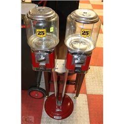 VINTAGE BEAVER CANDY MACHINE