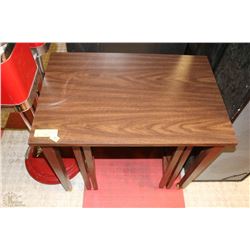 VINTAGE SET OF NESTING TABLES