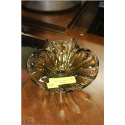 VINTAGE SMOKEY ART GLASS BOWL