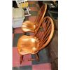 Image 1 : LOT OF 6 WOODEN CHAIRS