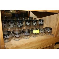 SET OF 12 FROSTED ETCHED GLASSES FROM THE 50'S