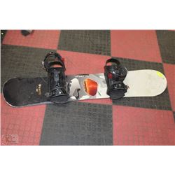 SNOWBOARD WITH BINDINGS SIZE 10