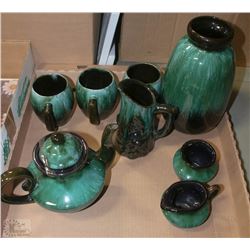 LOT OF 8 BLUE MOUNTAIN POTTERY INCL TEA POT, CUPS,