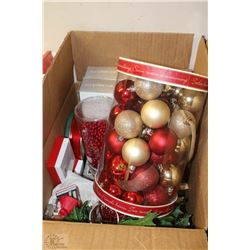 BOX CHRISTMAS DECORATIONS INCL BALLS/GARLANDS,