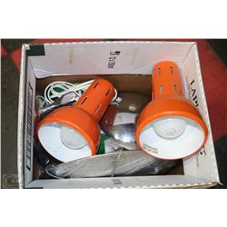 BOX WITH LOT OF 5 LAMPS, SOME WITH HALOGEN LIGHTS