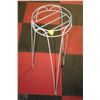 Image 1 : WHITE PLANT STAND