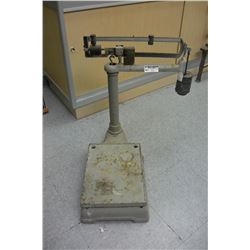 VINTAGE GREY BALANCE BEAM SCALE