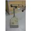 Image 1 : VINTAGE GREY BALANCE BEAM SCALE