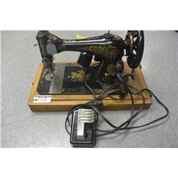 SINGER TABLE TOP SEWING MACHINE