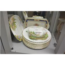 LOT OF COLLECTIBLE CHINA PLATES