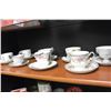 Image 1 : SHELF LOT OF TEA CUPS AND SAUCERS