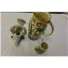 Image 1 : THREE PIECES OF COLLECTIBLE POTTERY
