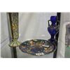 Image 1 : SHELF LOT OF DECORATED ITEMS