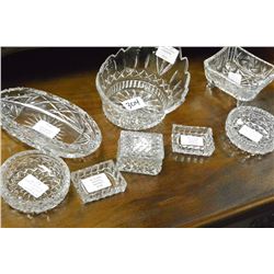 8 PIECES OF GLASS AND CRYSTAL DRESSER DISHES