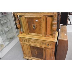 REFINSHED OAK AMERICAN COURT CUPBOARD