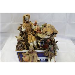 BOX OF PAPER MACHE FIGURES