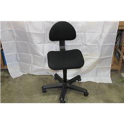 BLACK OFFICE CHAIR