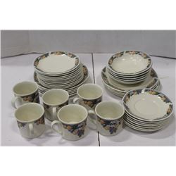 LOT OF MATCHING ROYAL DOULTON PLATES AND CUPS