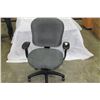 Image 1 : ROLLING OFFICE ARMCHAIR