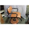 Image 1 : BARBERS CHAIR