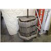 Image 1 : ANTIQUE WINE PRESS
