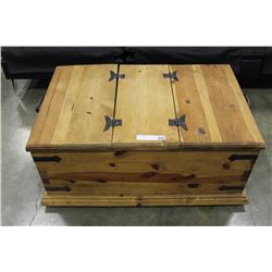 LARGE RUSTIC STORAGE TRUNK