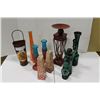 Image 1 : SHELF LOT OF DECORATIVE CANDLE STICKS ETC
