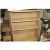 Image 1 : 4 FOOT BOOKSHELF