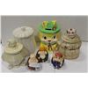 Image 1 : SHELF LOT OF COOKIE JARS AND NOVELTY BANKS