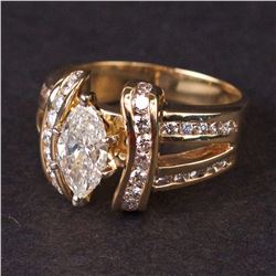 Ladies Ring in Yellow 14K Gold with Diamonds
