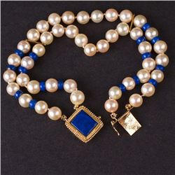 Ladies Pearl Bracelet with Box Clasp in 18K Gold with Lapis Lazuli