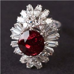 Ladies Ring in White 18K Gold with Garnet and Diamonds