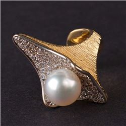 "Lucas" Ladies Pearl Ring in Yellow 18K Gold with Diamonds