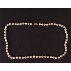 Ladies Pearl Necklace with Clasp in Yellow 14K Gold