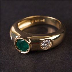 Ladies Ring in Yellow 14K Gold with Emerald and Diamonds