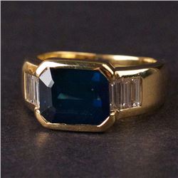 Ladies Ring in Yellow 18K Gold with Sapphire and Diamonds