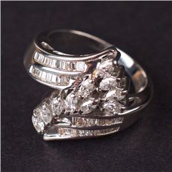 Ladies Ring in White 14K Gold with Diamonds