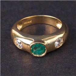 Ladies Ring in Yellow 14K Gold with Emerald and Diamonds