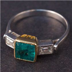 Ladies Ring in White and Yellow 14K Gold with Emerald and Diamonds