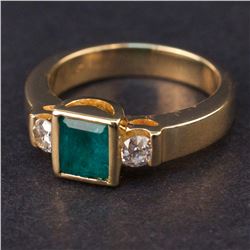 Ladies Ring in Yellow 14K Gold with Emerald and Diamonds