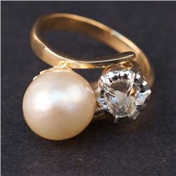 Ladies Ring in Yellow and White 18K Gold  with Pearl and Diamond