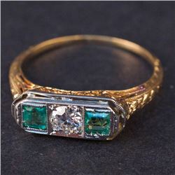 Vintage Ladies Ring in Yellow and White 18K Gold with Emeralds and Diamonds