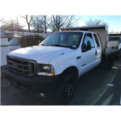2003 FORD F-550 XL SUPERDUTY, 2 DR DUMP, WHITE, VIN # 1FDAX57P33ED41122