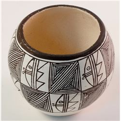 Marie Chino Acoma Pot.