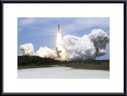 Space Shuttle Atlantis lifts off from its launch pad toward Earth orbit ...