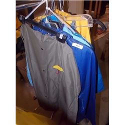 RAIN GEAR- ADULT - BLUE & GREEN - SZ 34 - 2 TTL