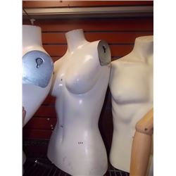 MANNEQUIN TORSO - FEMALE - NO ARMS NO HEAD