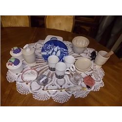 TABLE LOT OF COLLECTABLES AND OTHER - SOAP STONE, CUPS, BOWLS AND MORE