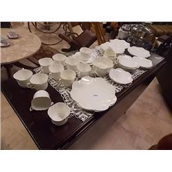 COLLECTOR DISHES - SILVER WINGS - 38 PC