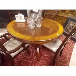 ROUND DINING TABLE